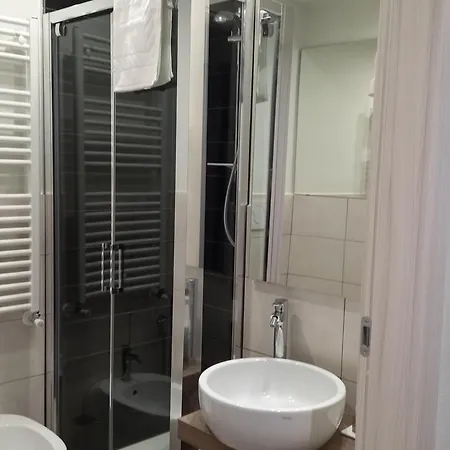 Residenza Novi ホテル ノーヴィ・リーグレ